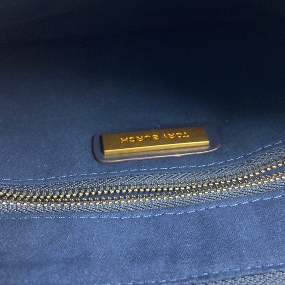 Tory Burch T Monogram Shoulder Bag - Picture 7 of 7